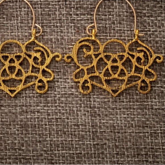 Mandorla Venn Diagram Interstice Liminal Space Heaven Earth Scrolling Lacey Hoop - Picture 8 of 10